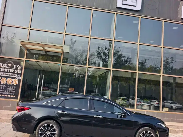 Toyota Avalon — Фото автомобиля 11
