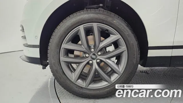 Land Rover Range Rover Velar Range Rover Velar 2.0 P250 Dynamic SE — Фото автомобиля 8