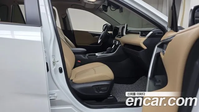 Toyota RAV4 — Фото автомобиля 11