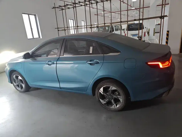 Geely Emgrand L — Фото автомобиля 20
