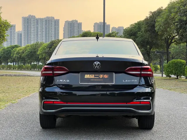 Volkswagen Lavida — Фото автомобиля 6