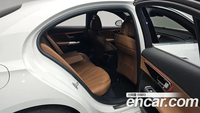 Mercedes-Benz E-Class W214 — Фото автомобиля 12
