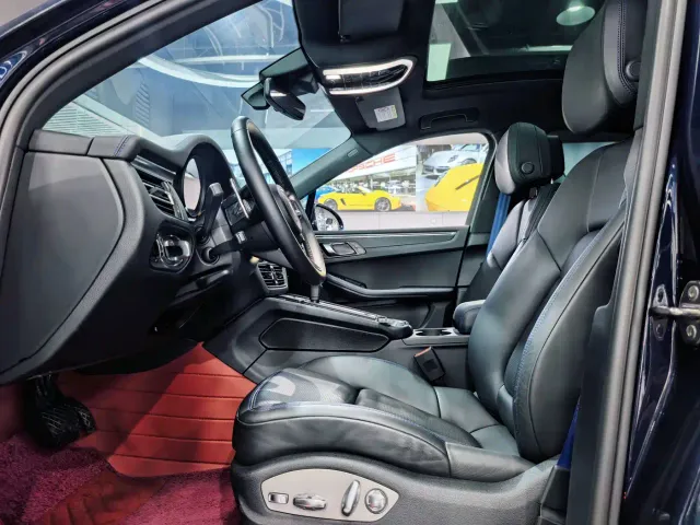 Porsche Macan — Фото автомобиля 10