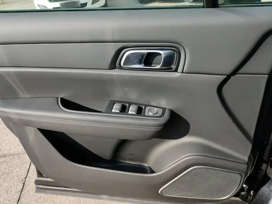 Li Auto Li ONE 2021 Extended Range 6-Seater — Фото автомобиля 7