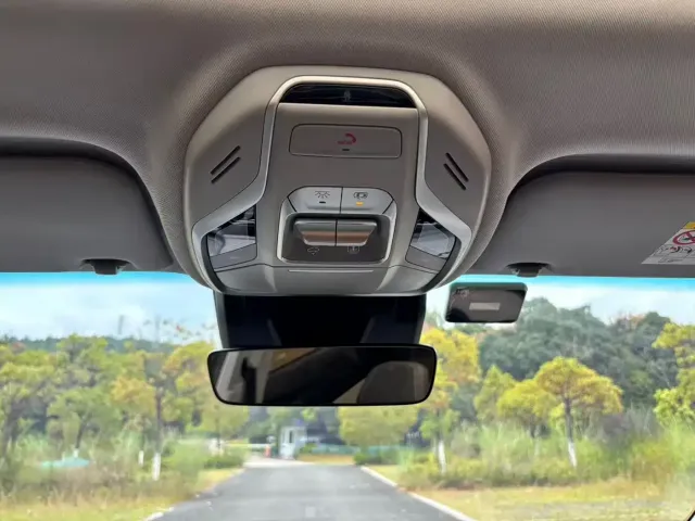Geely Boyue — Фото автомобиля 13