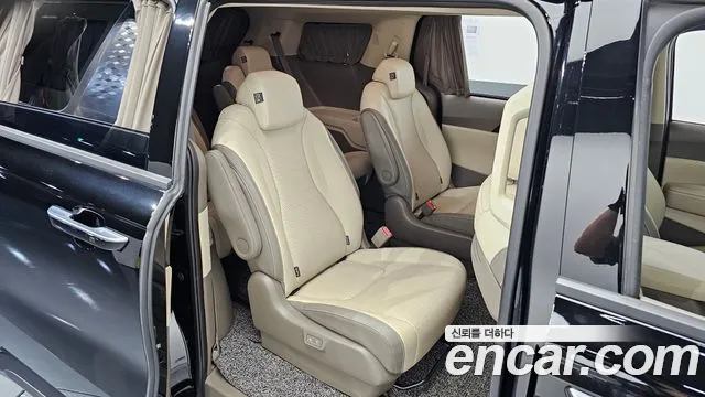 Kia Carnival Generation 4 — Фото автомобиля 11