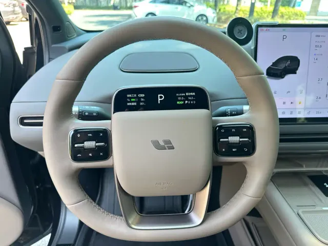 Li Auto i6 — Фото автомобиля 22