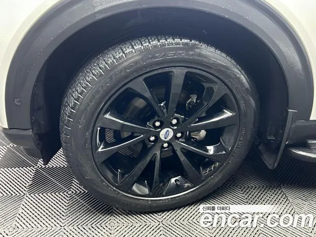 Ford Explorer Explorer 6 поколение 3.0 Platinum 4WD — Фото автомобиля 20