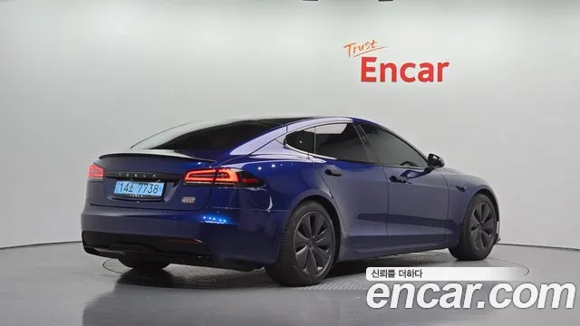 Фотография автомобиля — Tesla Model S