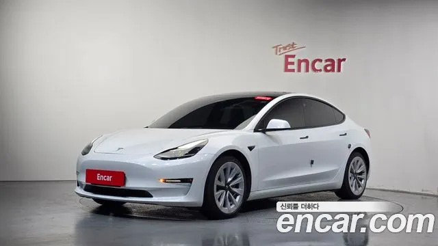 Tesla Model 3 — Фото автомобиля 2