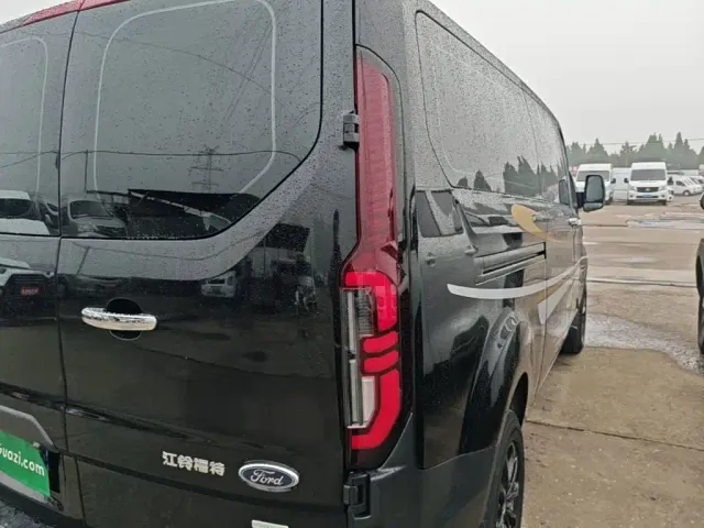 Ford Transit — Фото автомобиля 7