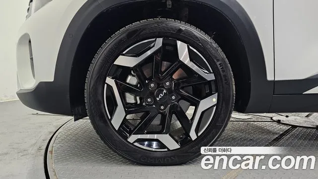 Kia Seltos Бензин 1.6 турбо 2WD — Фото автомобиля 4