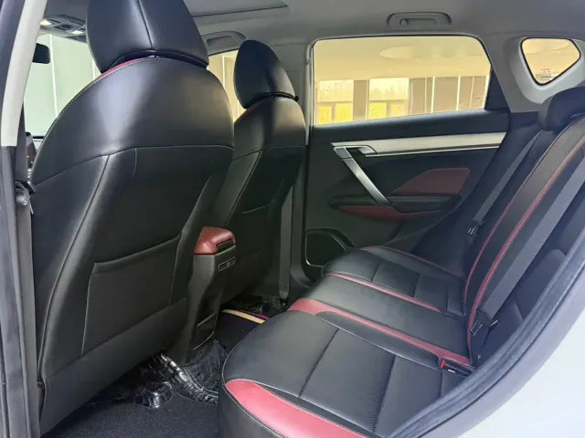 Geely Binyue — Фото автомобиля 6