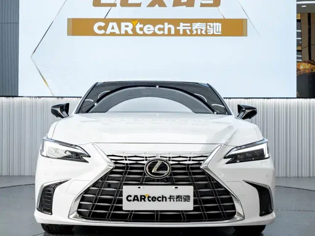 Lexus ES — Фото автомобиля 2