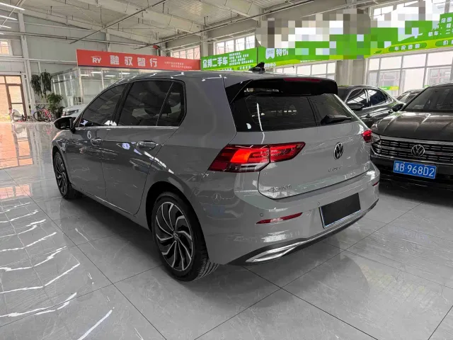 Volkswagen Golf — Фото автомобиля 6
