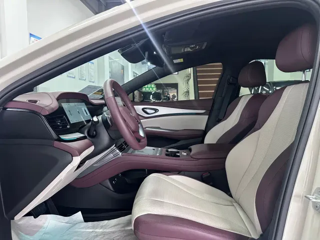 BYD Seal 07 DM-i — Фото автомобиля 3