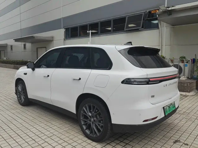 Leapmotor C10 — Фото автомобиля 5