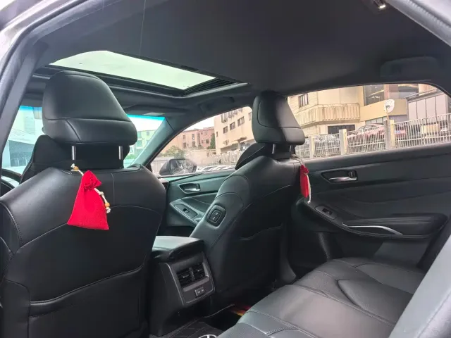 Toyota Avalon 2022 2.0L Luxury Edition — Фото автомобиля 12