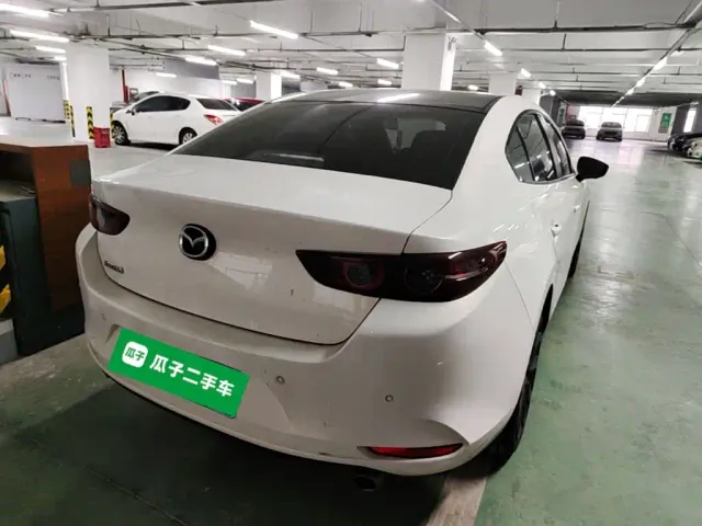 Mazda Axela — Фото автомобиля 6