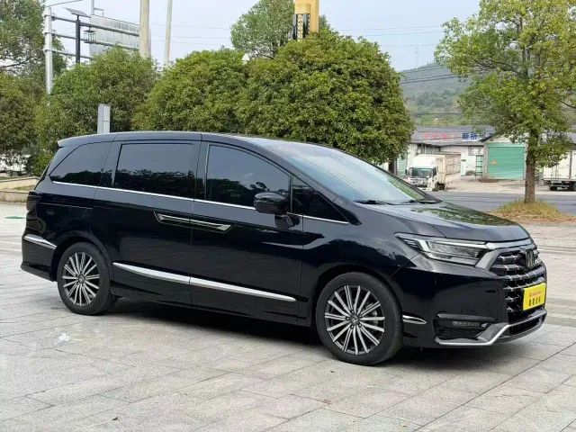 Honda Elysion — Фото автомобиля 2