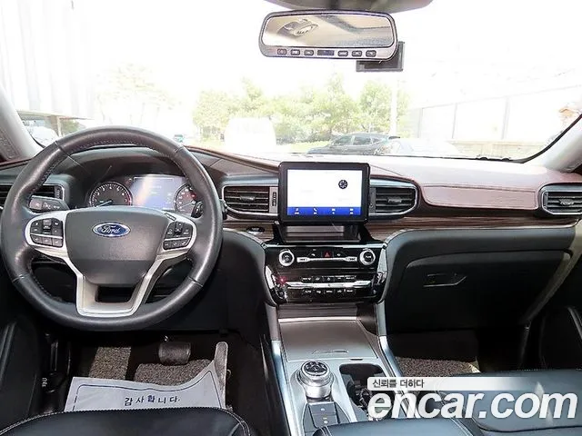 Ford Explorer — Фото автомобиля 7