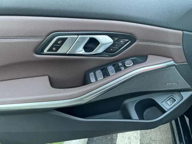 BMW 3 Series — Фото автомобиля 12