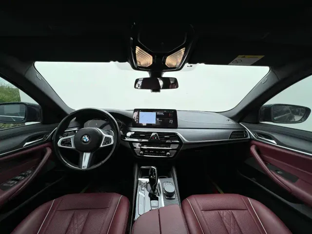 BMW 5 Series — Фото автомобиля 8