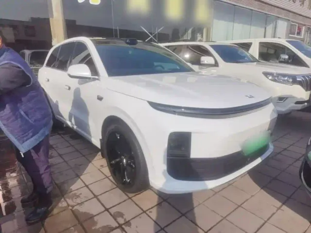 Li Auto L6 — Фото автомобиля 3