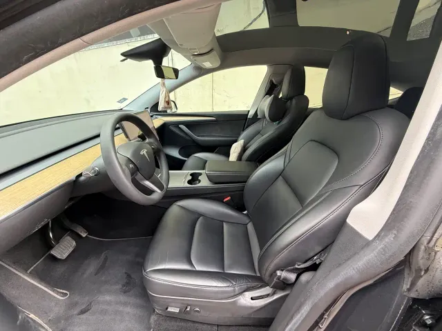Tesla Model Y — Фото автомобиля 4