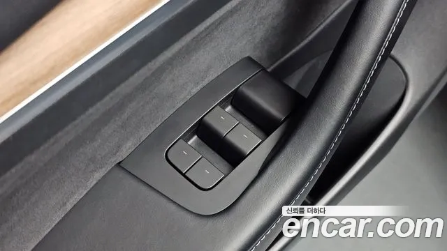 Tesla Model 3 — Фото автомобиля 30