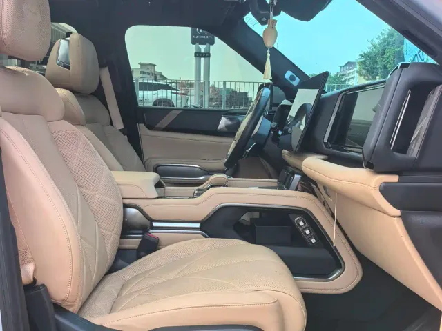 BYD FangChengBao Leopard 8 — Фото автомобиля 25