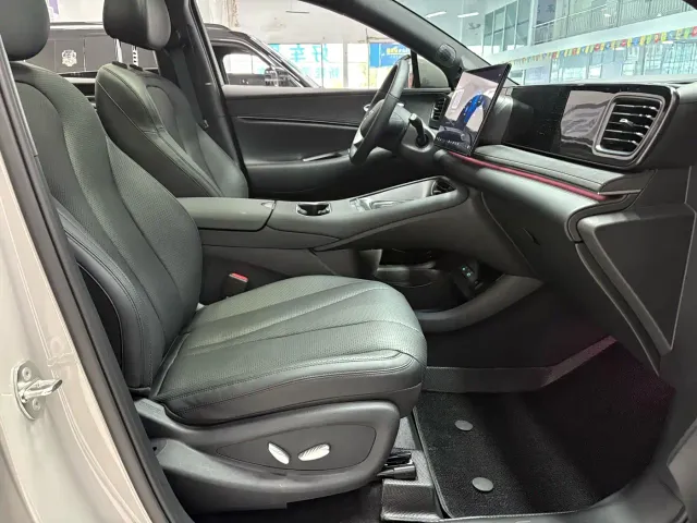 BYD Sealion 06 — Фото автомобиля 9