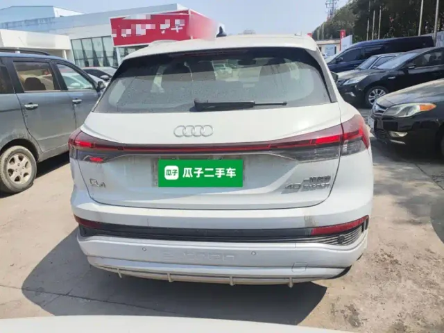 Audi Q4 e-tron — Фото автомобиля 3