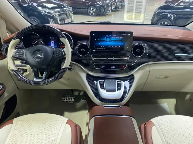 Mercedes-Benz V-Class — Фото автомобиля 8