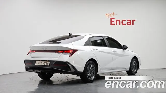 Hyundai Avante CN7 — Фото автомобиля 2