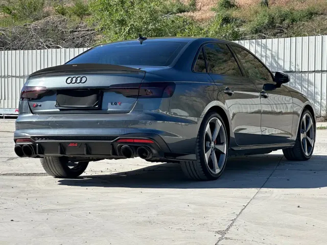 Audi S4 — Фото автомобиля 9