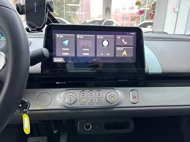 Changan Lumin — Фото автомобиля 16