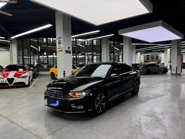 Фотография автомобиля — Volkswagen Magotan