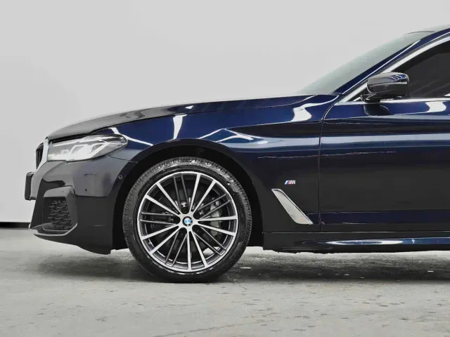 BMW 5 Series — Фото автомобиля 4