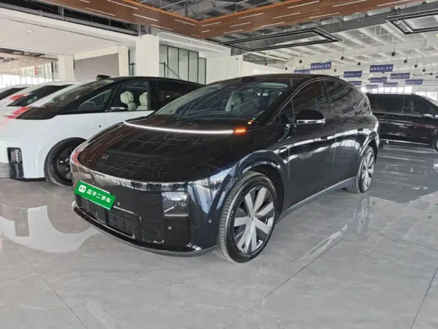 Фотография автомобиля — Li Auto i8