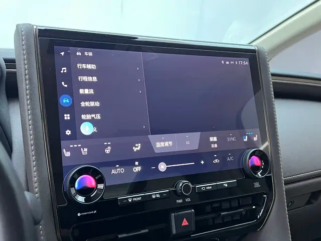 Toyota Vellfire — Фото автомобиля 21