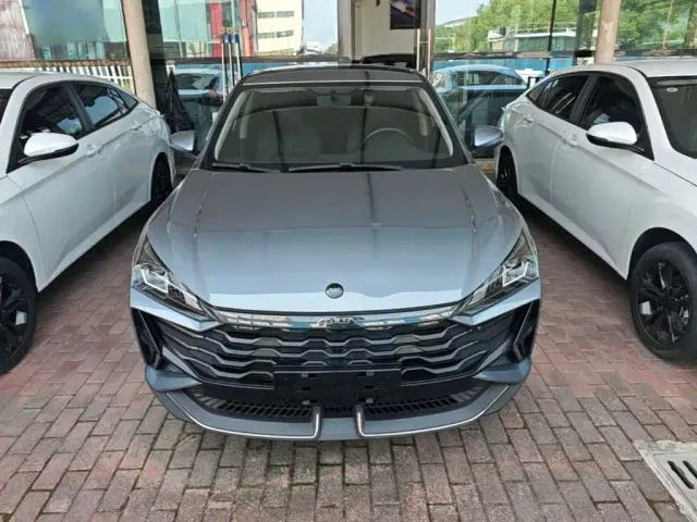Dongfeng Yixuan — Фото автомобиля 2