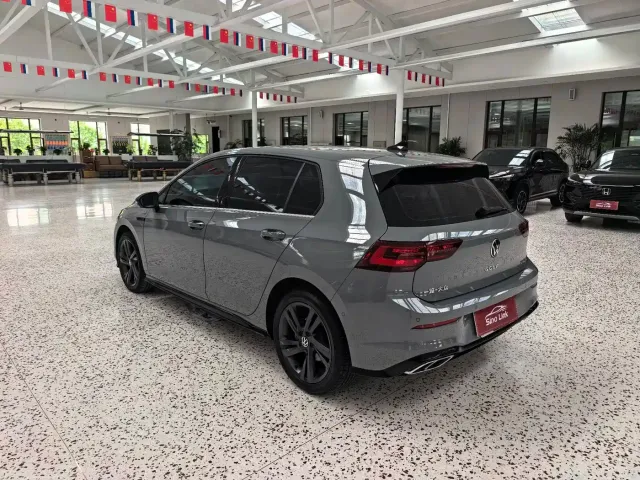 Volkswagen Golf — Фото автомобиля 5