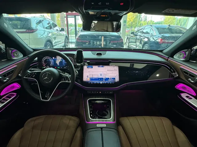 Mercedes-Benz E-Class — Фото автомобиля 12