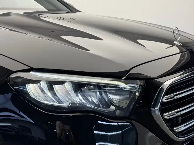 Mercedes-Benz E-Class — Фото автомобиля 18