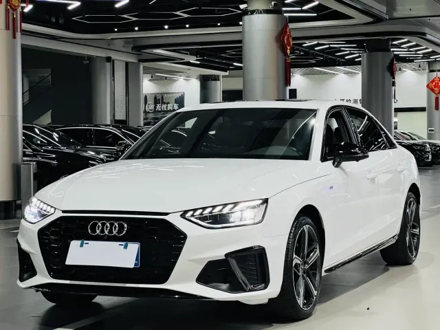Фотография автомобиля — Audi A4L
