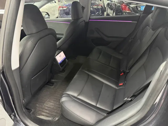 Tesla Model 3 — Фото автомобиля 8