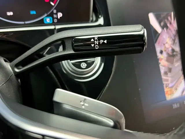 Mercedes-Benz E-Class — Фото автомобиля 25