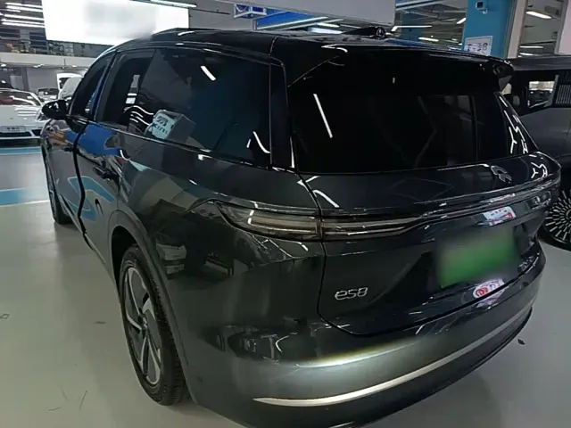 Nio ES8 — Фото автомобиля 4