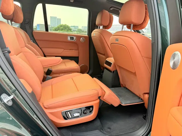Li Auto L9 — Фото автомобиля 16